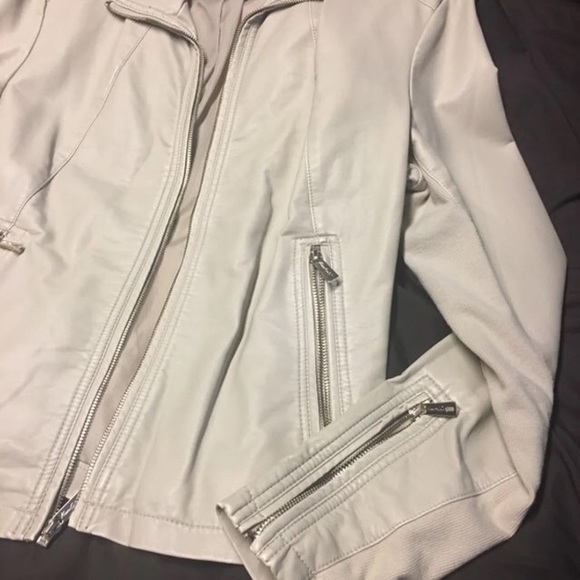 Ladies jacket - Picture 6 of 8